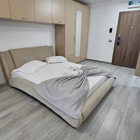 Luxury King Size Studio Alezzi N10 アパート