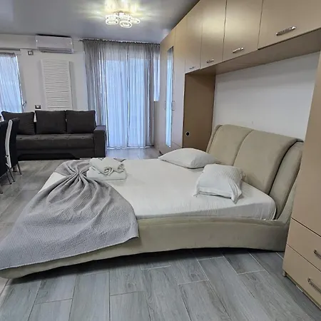 公寓 Luxury King Size Studio Alezzi N10 *